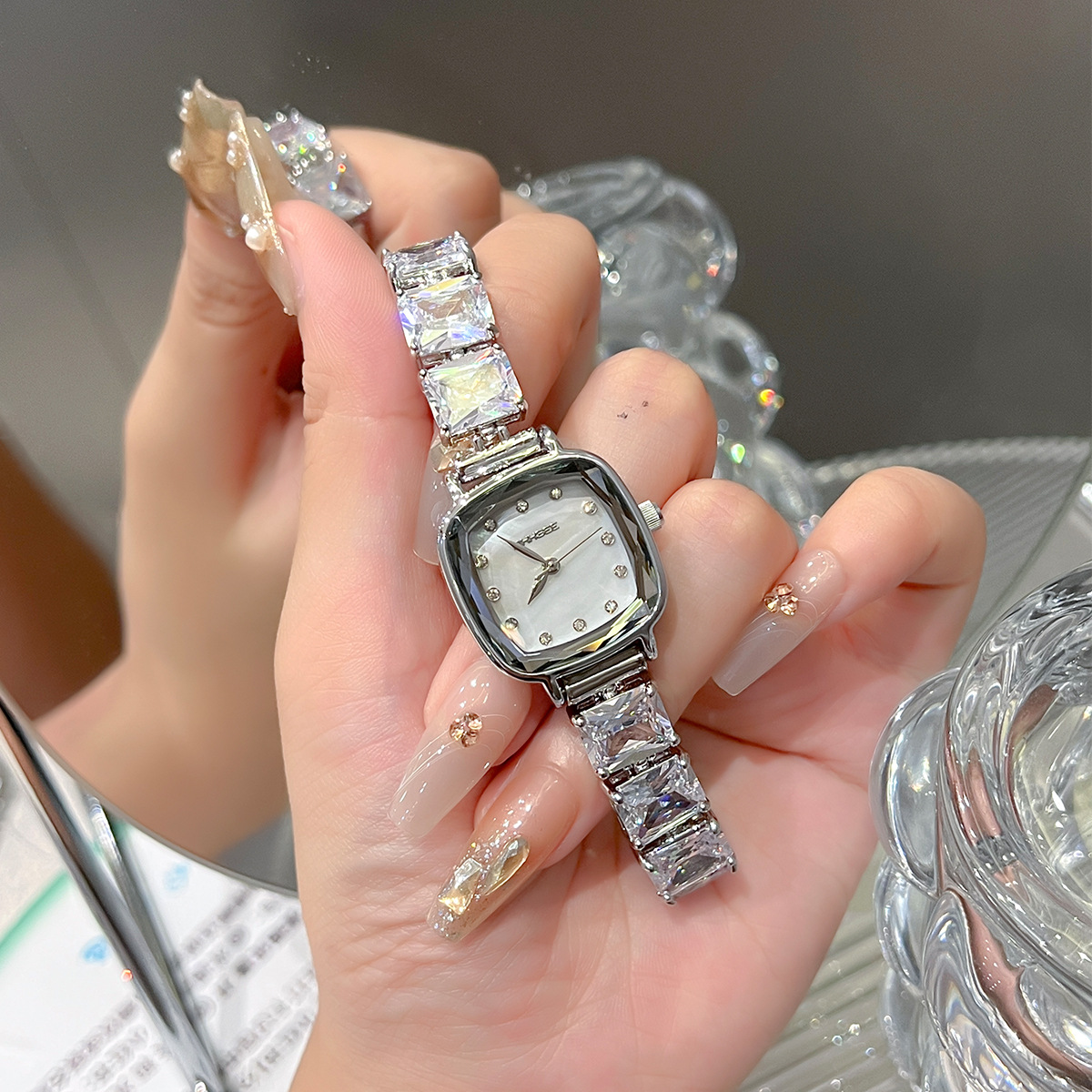 Luxury Watch Girl - 2025 High-end Women Watch Diamond Light