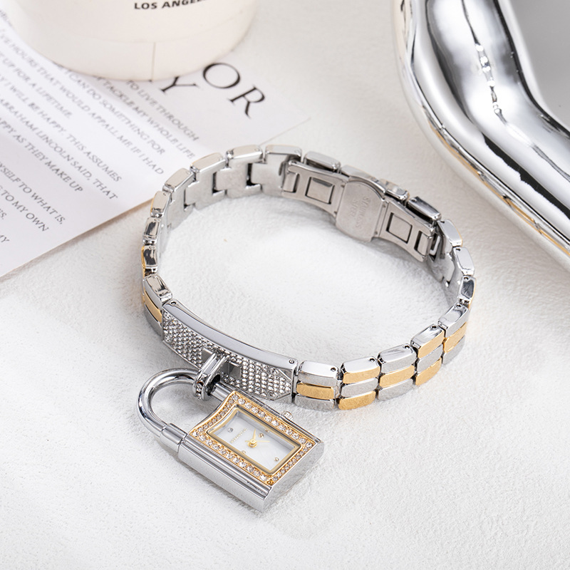 Concave shaped lock head brace - Luxury Watch Square review and price