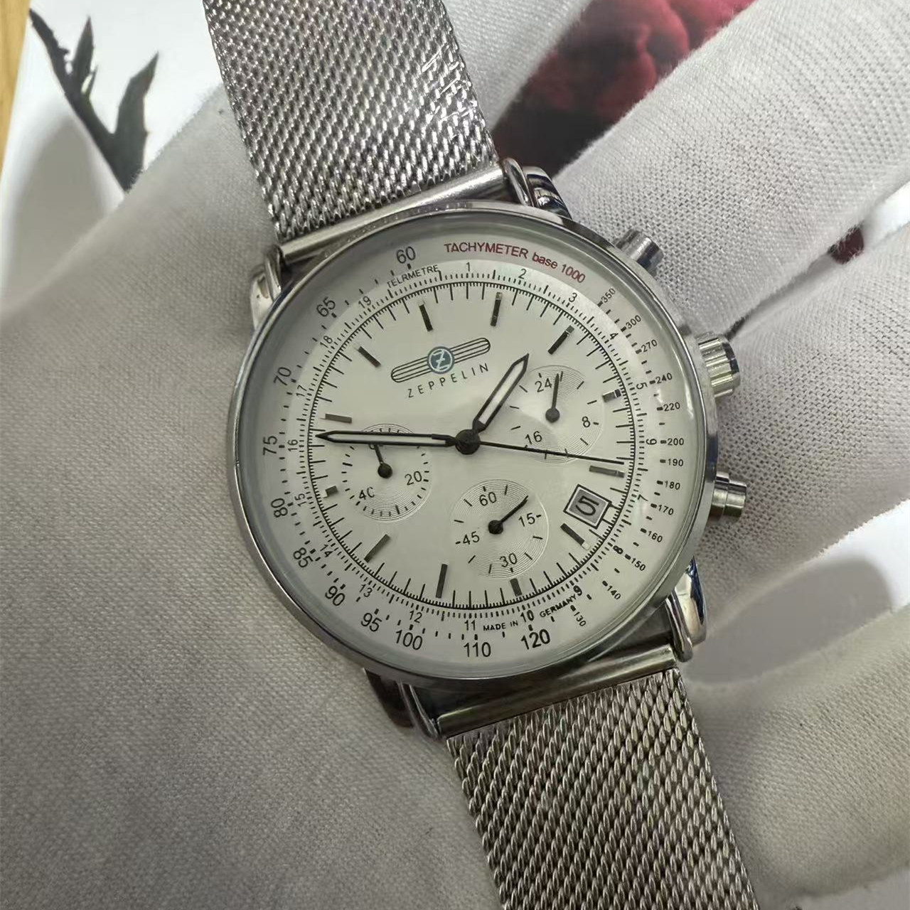 Trendy Fashion ZEPPELIN Couple - Luxury Watch Wallpaper review and price