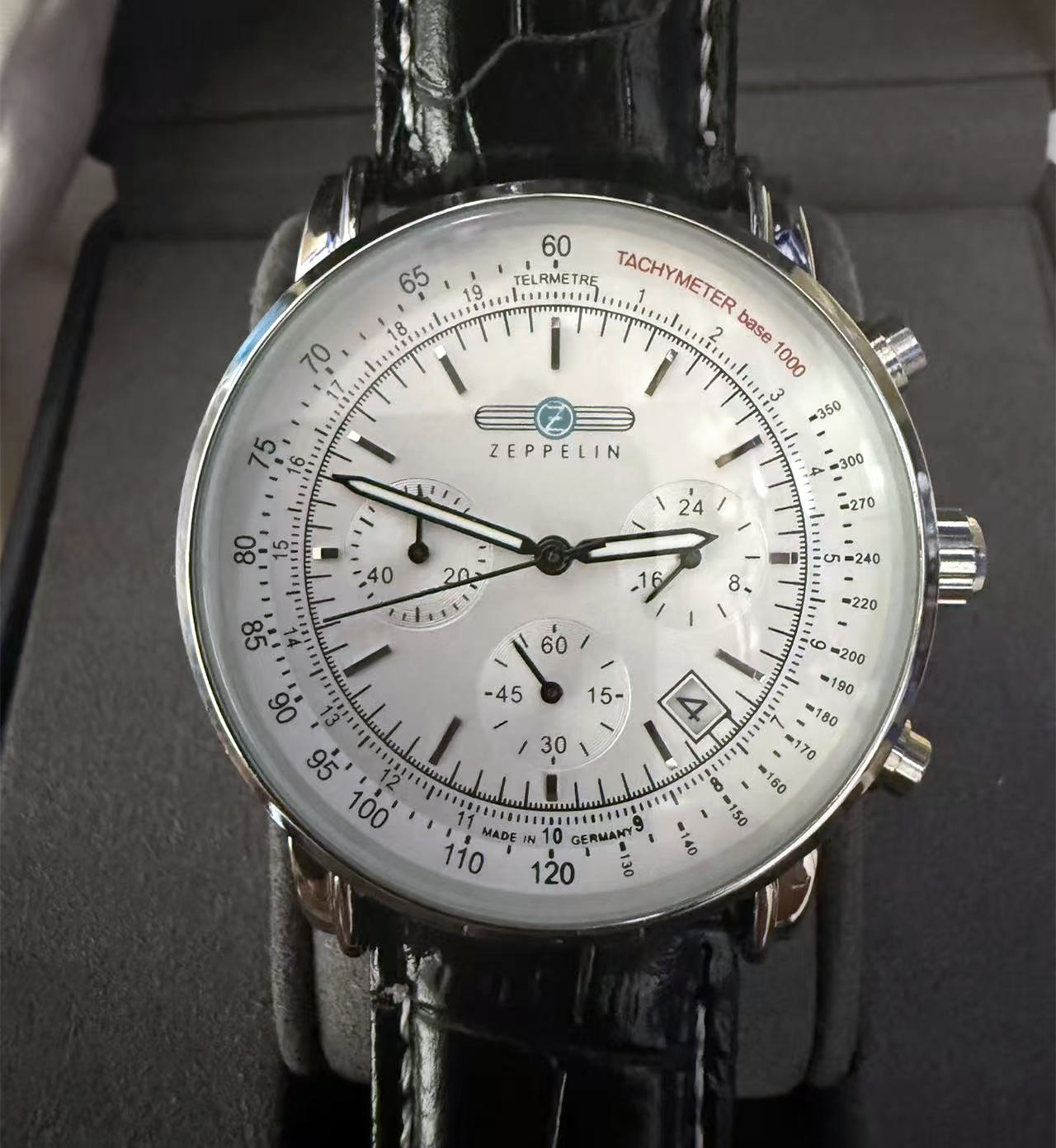 Trendy Fashion ZEPPELIN Couple - Luxury Watch Wallpaper review and price