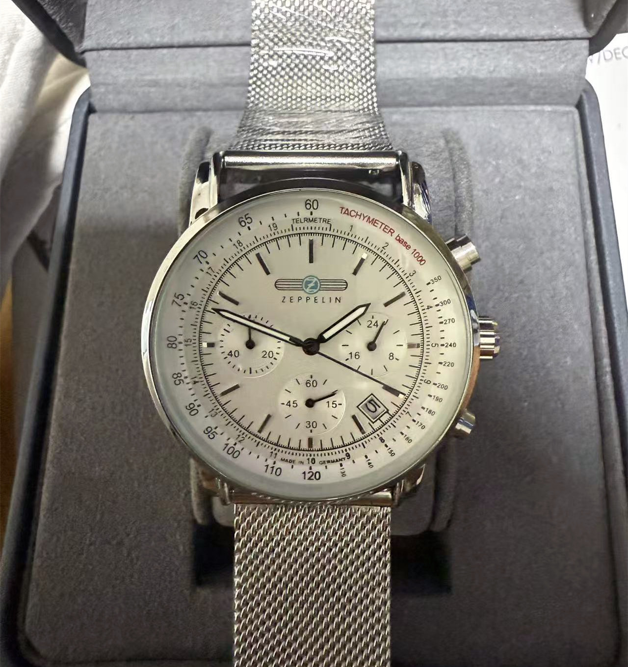 Trendy Fashion ZEPPELIN Couple - Luxury Watch Wallpaper review and price